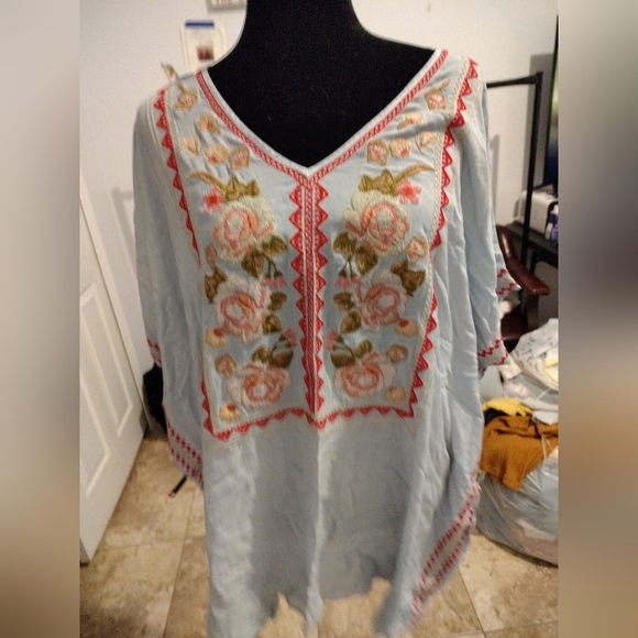 Handmade Tops - Chic Embroidered Light Blue Tunic